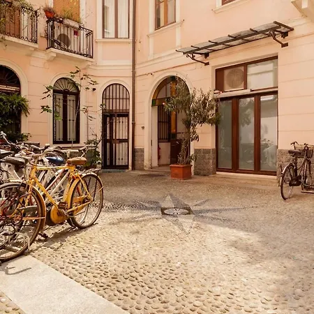Live Milan In Style Elegant Apartment Near Duomo Exterior photo